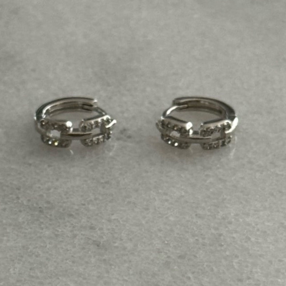 Sterling Silver Crystal Chain Link Huggie Hoop Earrings 

Brand New - Picture 2 of 5